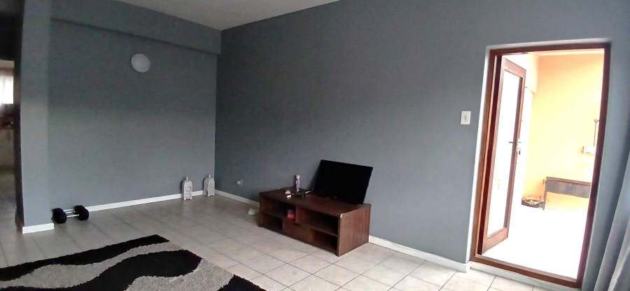 2 Bedroom Property for Sale in Oostersee Western Cape